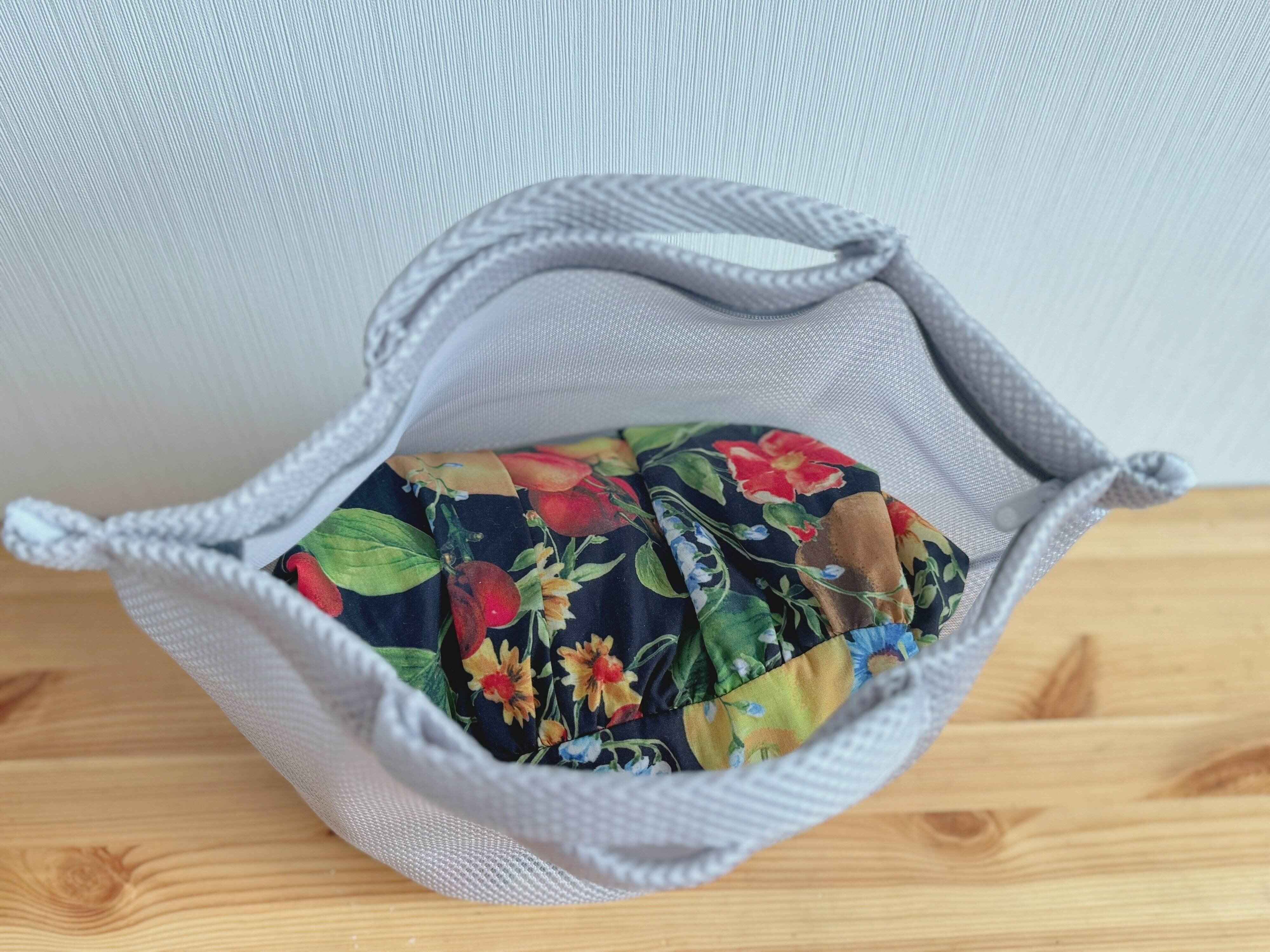 大容量で持ち運びに便利な取っ手付き！