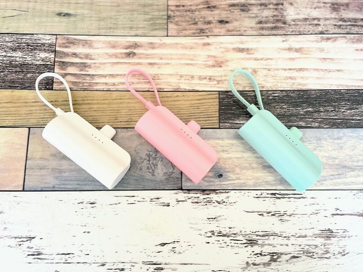 【ダイソー】1,100円でも買って正解!コンパクトで使える「神スマホアイテム」