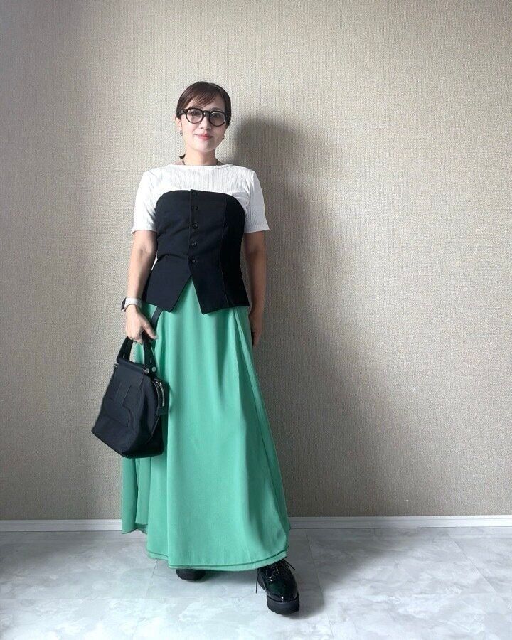 GU フロントボタンビスチェ