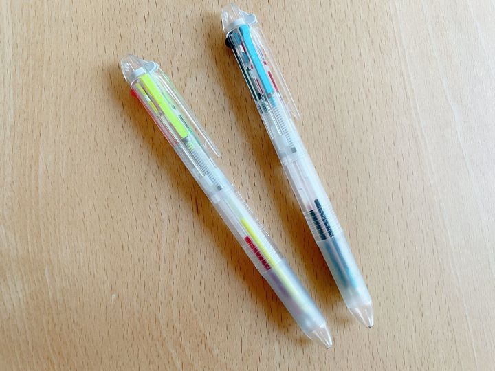多色ボールペン