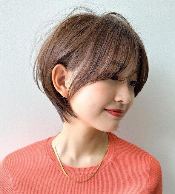 どんな顔型でも似合う！伸びてもまとまるショートボブ