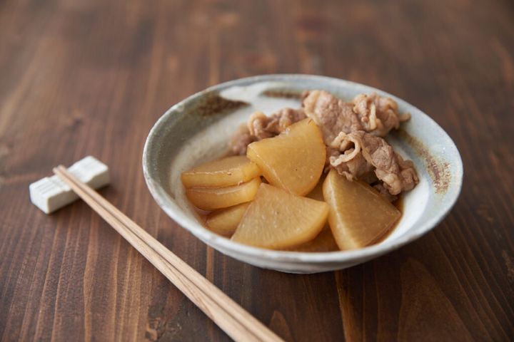 フライパンで手軽に煮込む、大根と牛肉の煮物