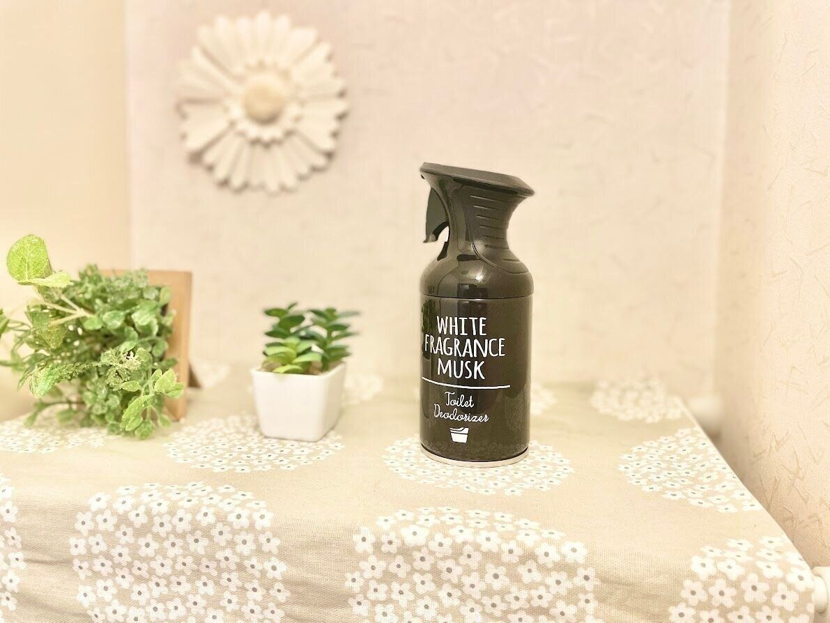 トイレの棚に置いたドンキのトイレ用消臭スプレー