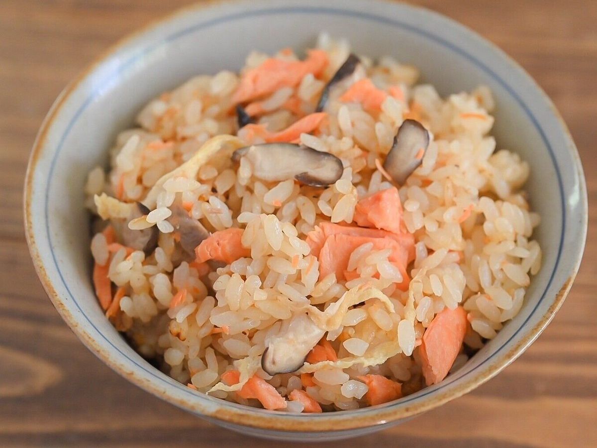 鮭としいたけの炊き込みごはん