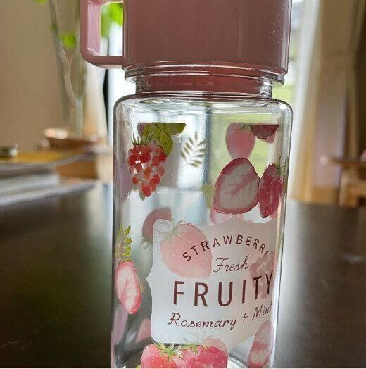 【セリア】フタがコップになる！さらに便利なウォーターボトルが新登場