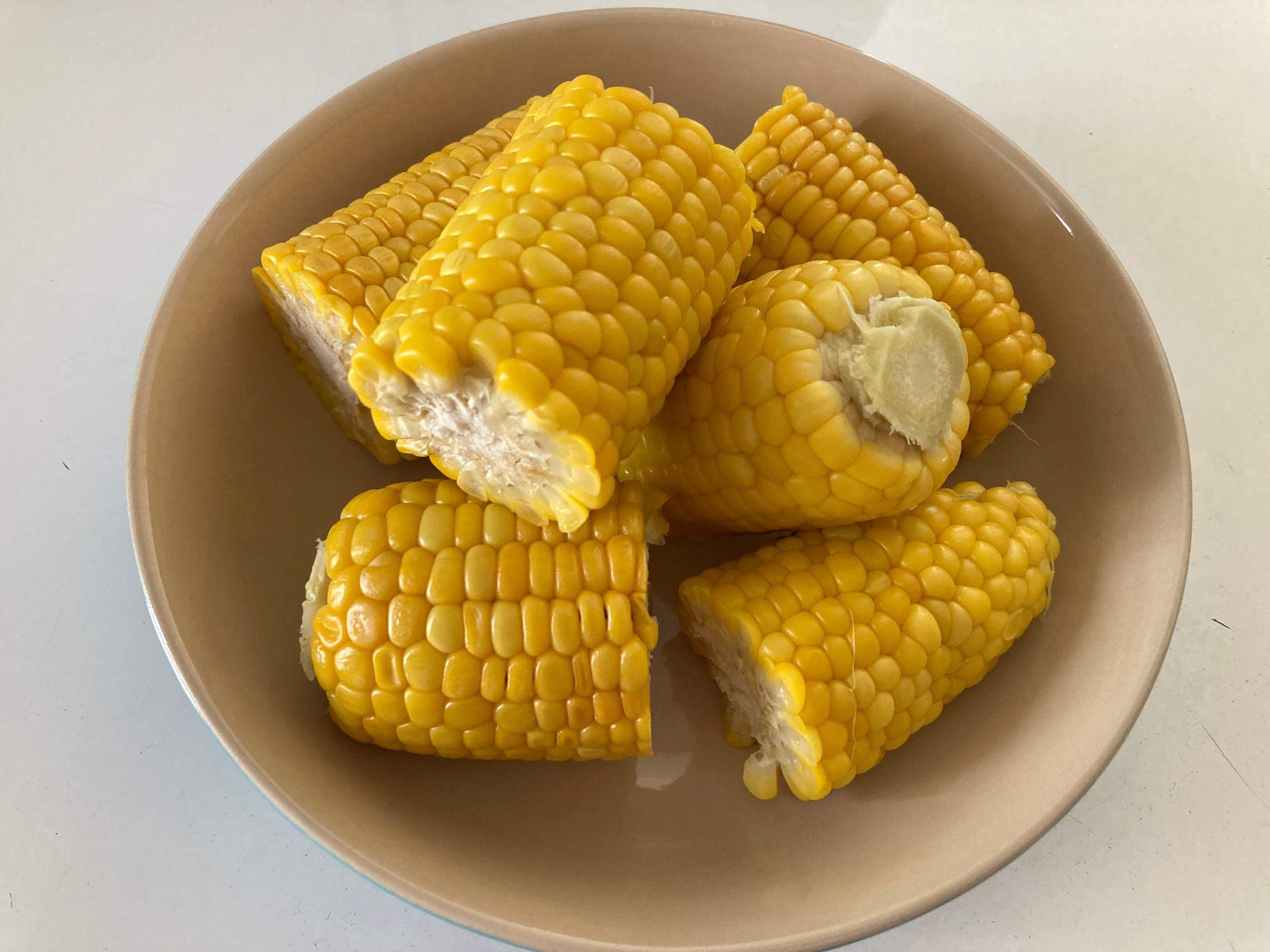 レンチン調理で旨みが凝縮されたとうもろこし