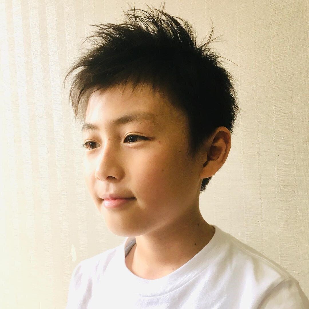 おしゃれ小学生男子の髪型・ヘアカタログ！ふんわりさわやかなボーイッシュヘア