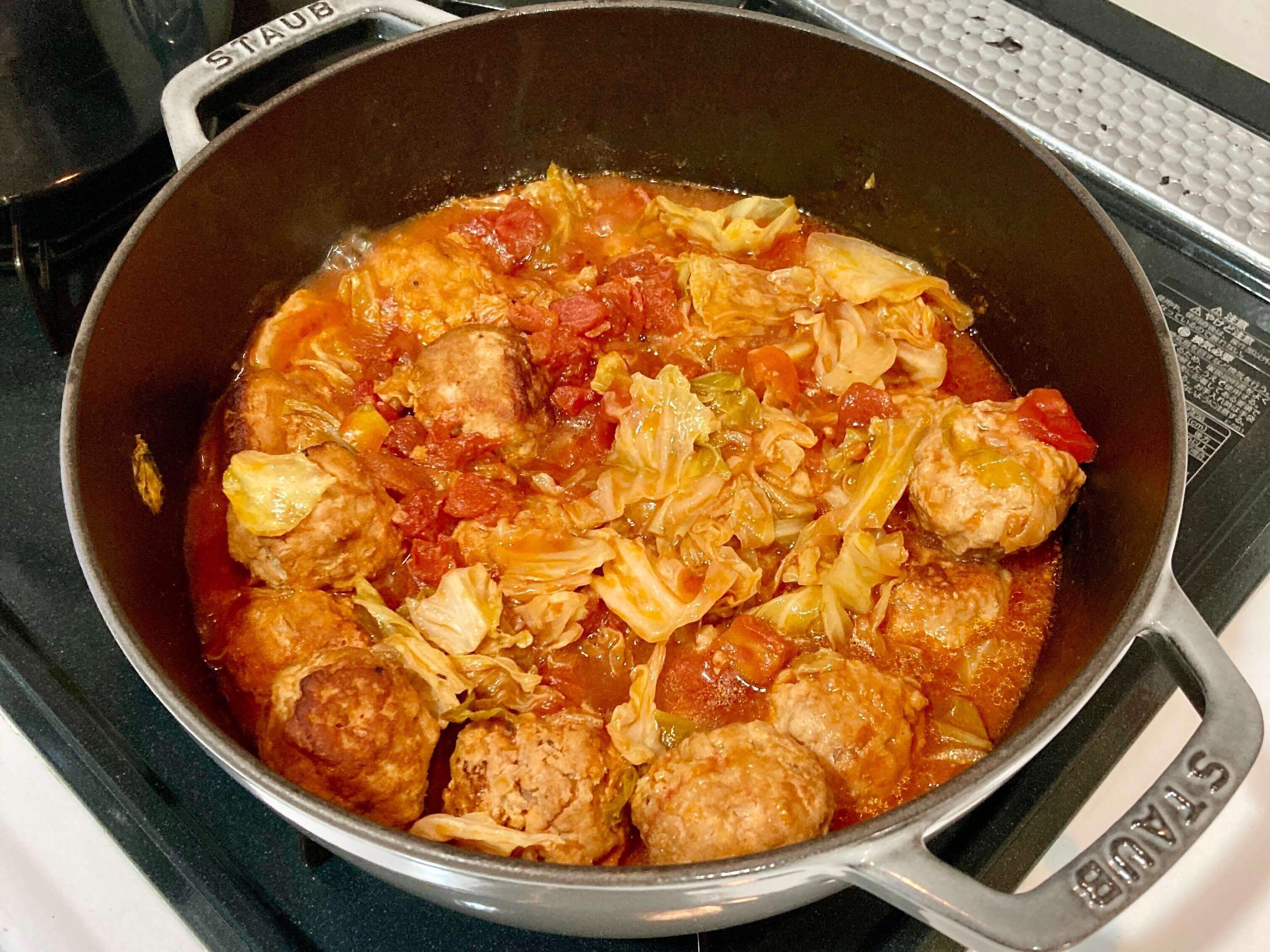 えのきでかさましして作った肉団子のトマト煮