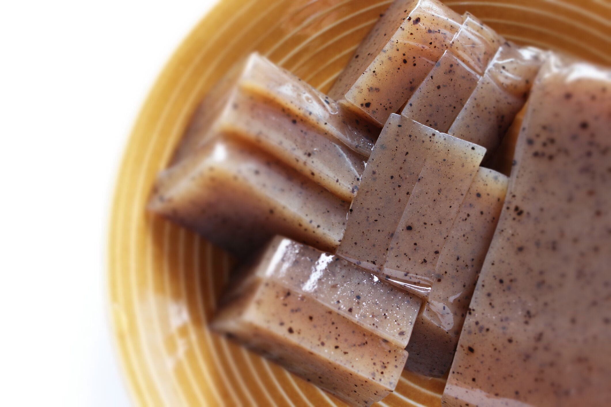 和食、こんにゃく板で切る