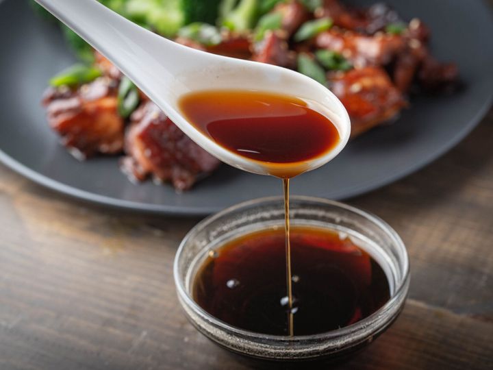 管理栄養士監修 賞味期限切れの ソース は冷蔵保存でいつまで大丈夫 傷んだときの特徴や保存方法を解説 サンキュ
