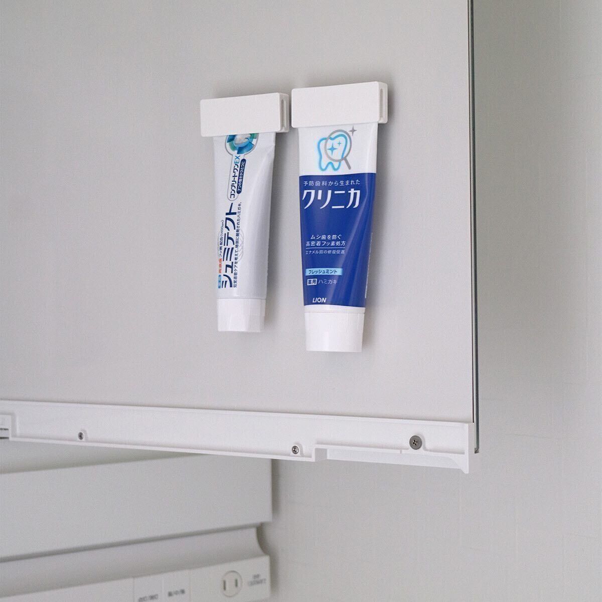 歯磨き粉の収納に！【セリア】「見た目もすっきり」「差し込むだけ」チューブホルダー