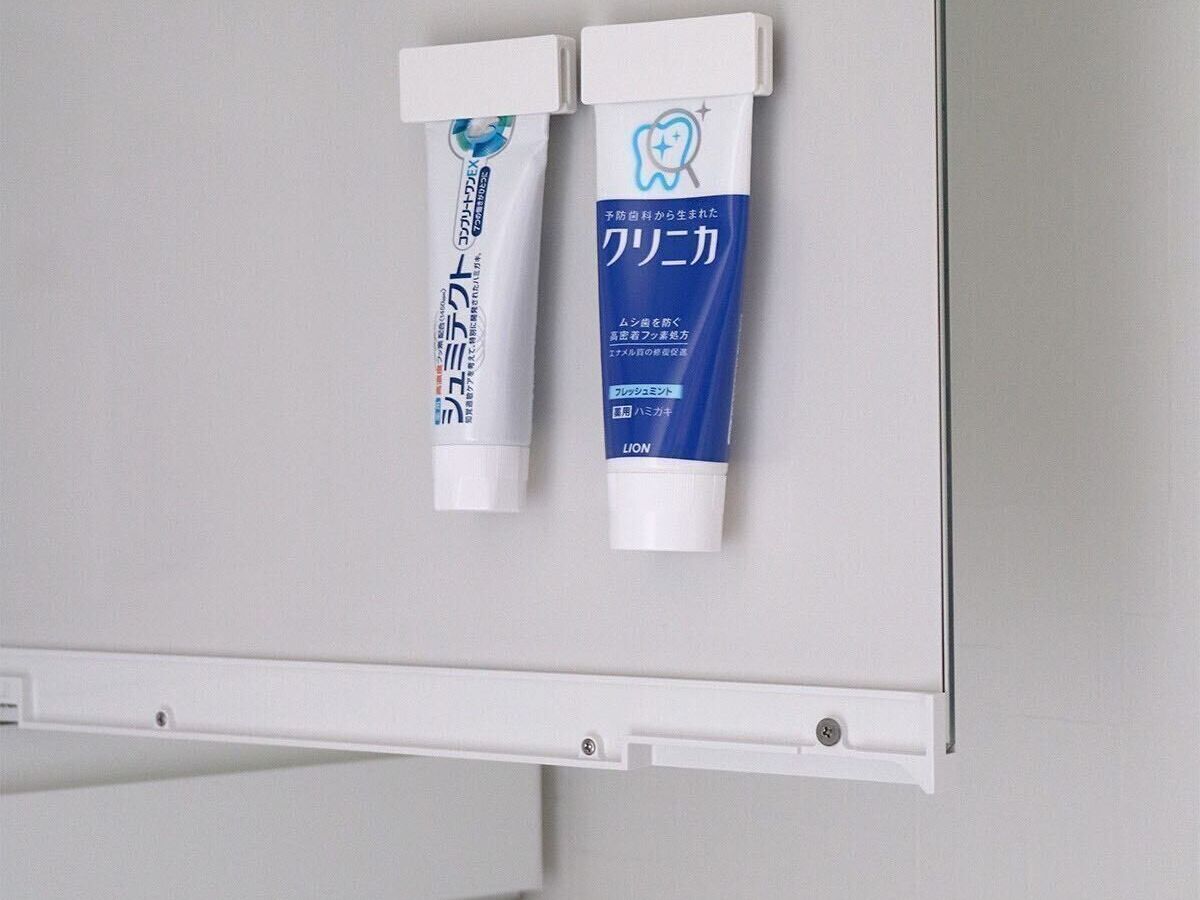 歯磨き粉の収納に!【セリア】「見た目もすっきり」「差し込むだけ」チューブホルダー