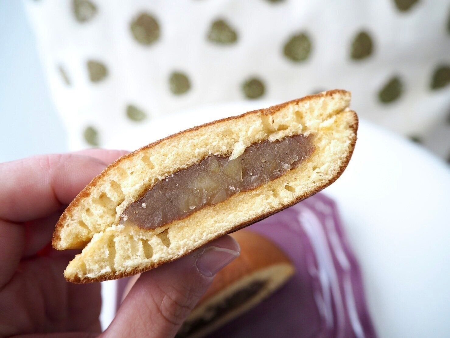 シャトレーゼ「熊本県産和栗どらやき」断面写真