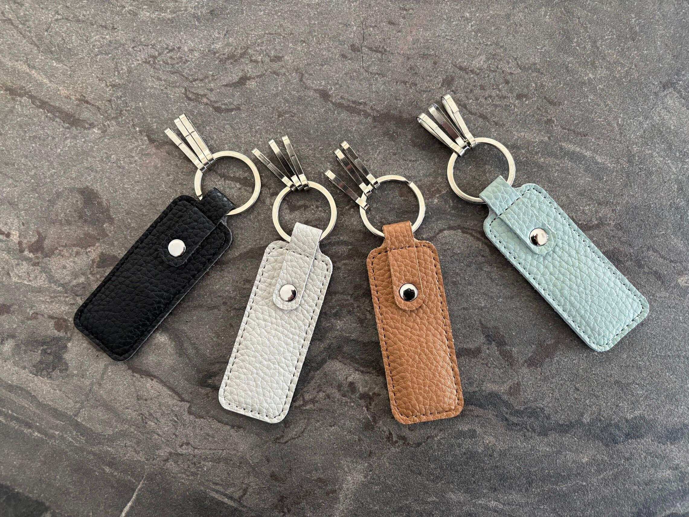 ダイソーで見つけた！レザー調「マグネット入キーホルダー」