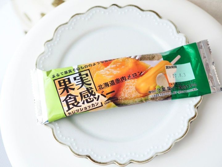 シャトレーゼ「果実食感バー 北海道赤肉メロン」商品写真