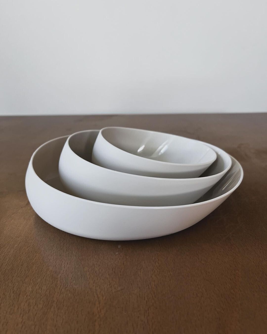 【ダイソー】高めのフチとやさしいカーブで料理がすくいやすい