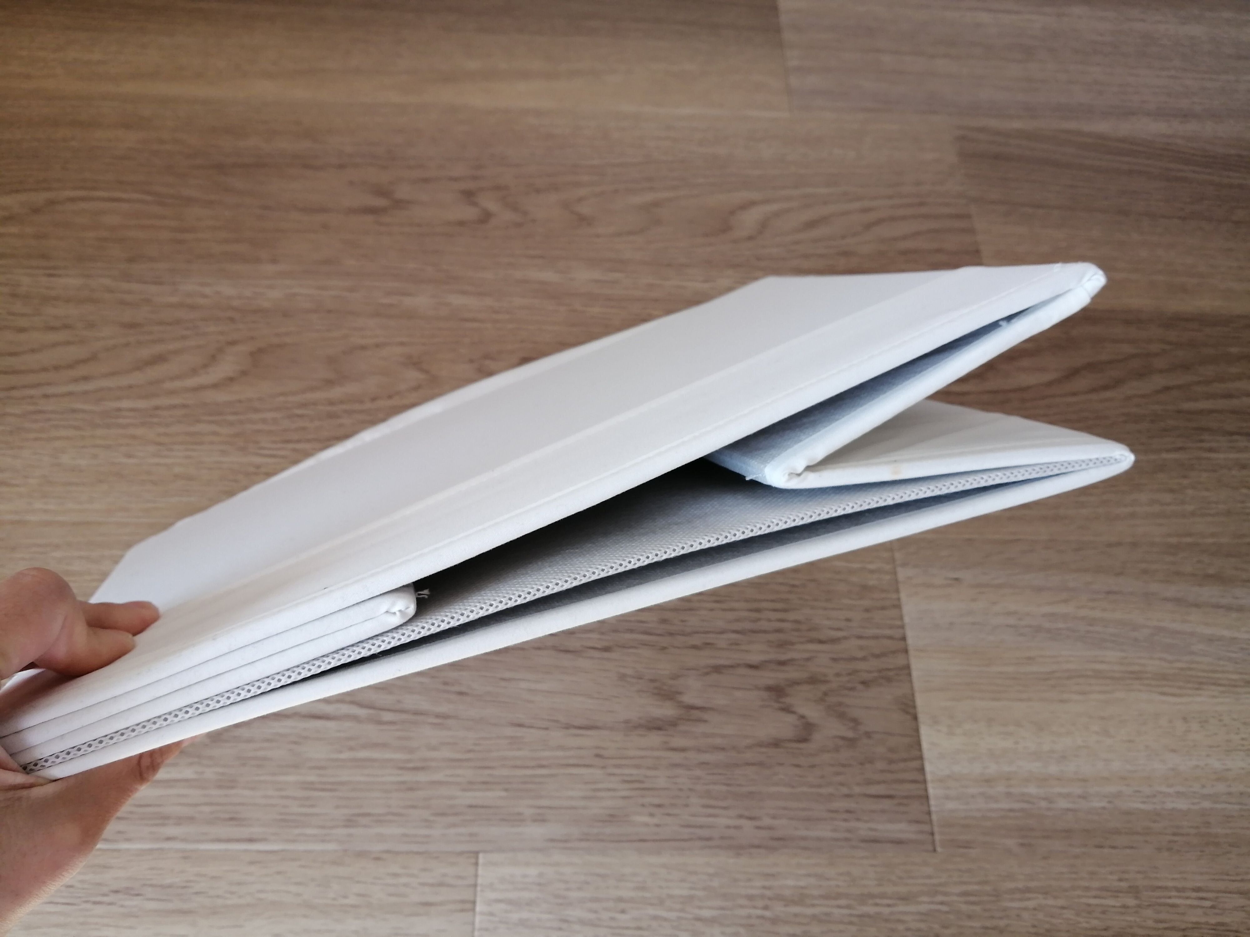 折りたためる収納ボックス