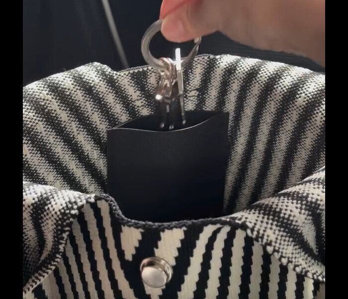 【キャンドゥ】小物ポケット爆誕！貼るだけ小物ポケット