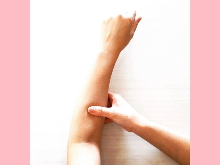 疲れてる人はココ押して 簡単に元気が出る手のツボ押しポイントを解説 サンキュ 疲れてる人はココ押して 簡単に元気が出る手のツボ押しポイントを解説 サンキュ