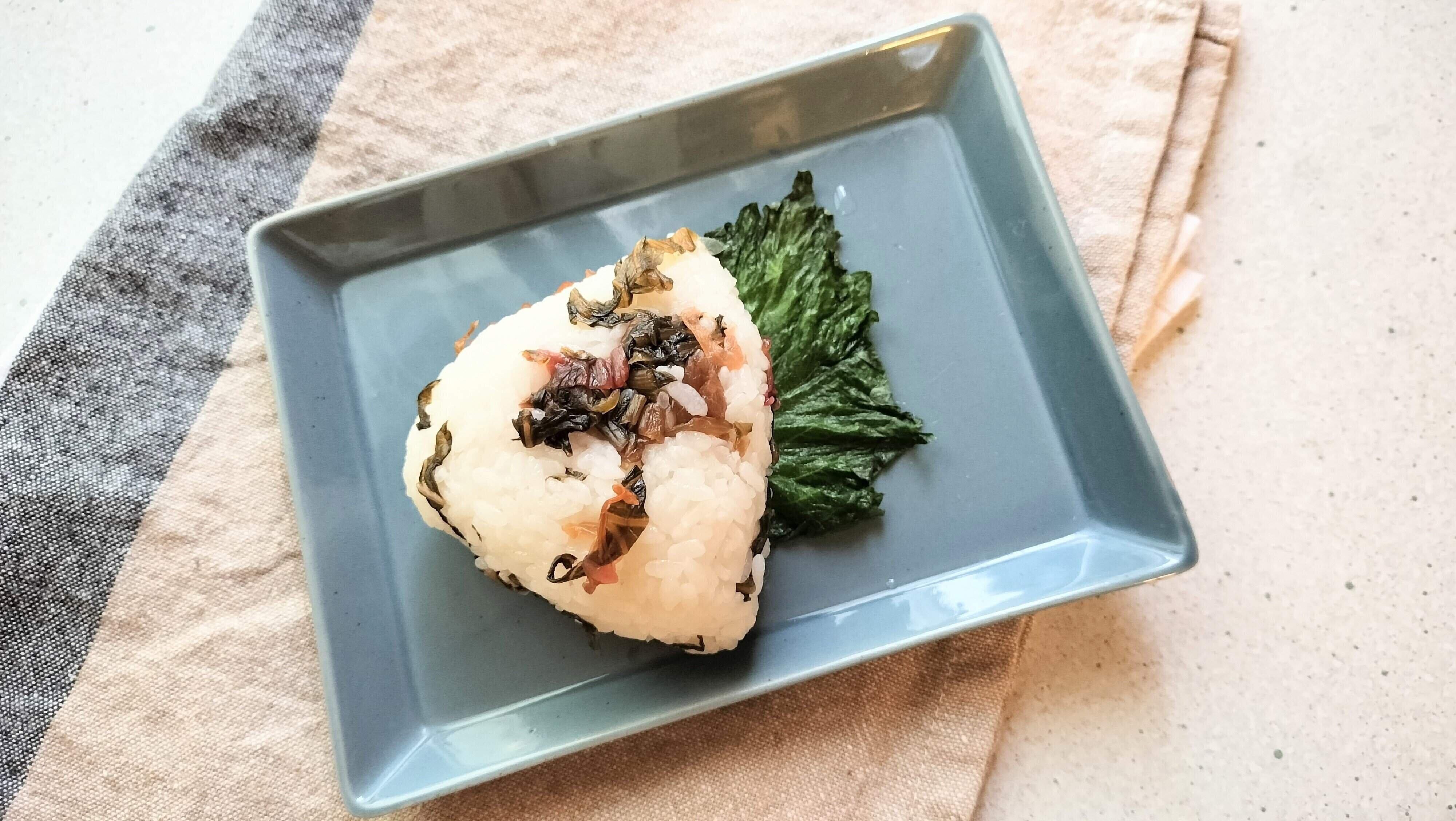 梅広島菜のおにぎり