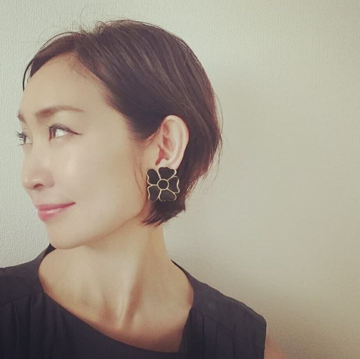 40代女性に似合うふんわりショートヘアスタイル!前髪なしの涼しげショートヘア!