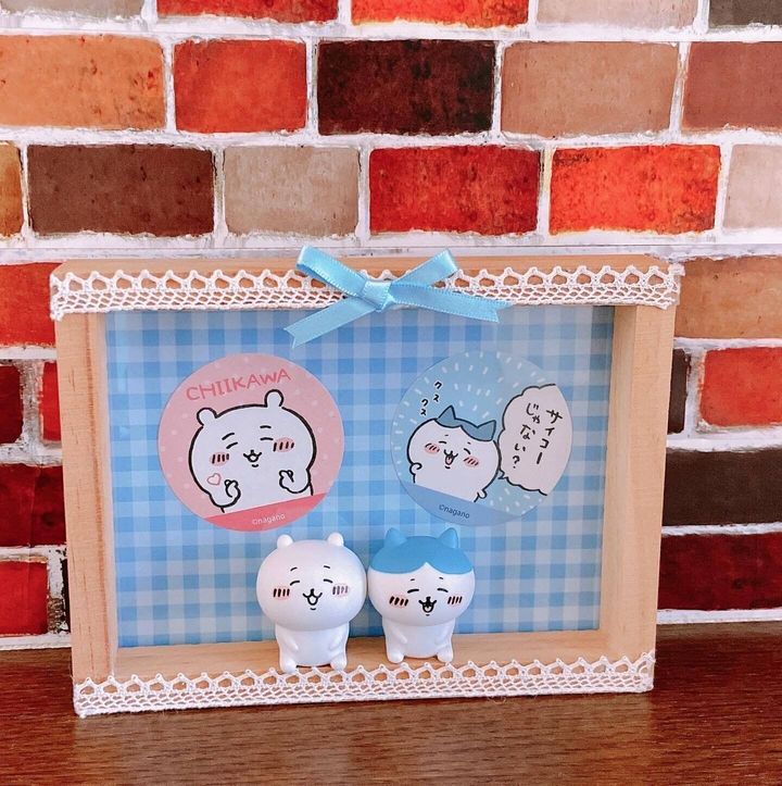 【100均】マスコットに合わせてインテリアフレームをプチDIY