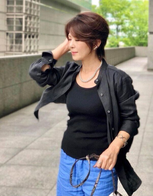 50代女性におすすめのヘアカタログ。ボリュームupで若々しく！エレガントなショートレイヤー