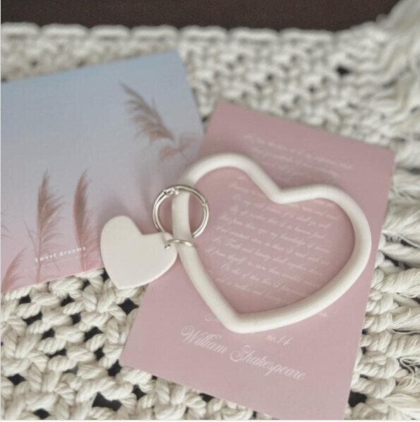 【キャンドゥ】早くもキャンドゥに新登場！話題のスマホ用ハンドストラップ