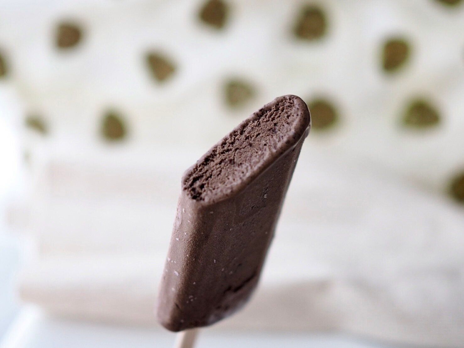 シャトレ－ゼ「ベルギーショコラのガトーショコラバー」断面写真