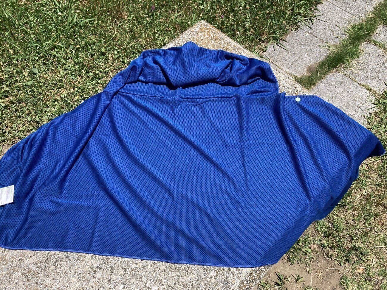 クールタオルとポンチョが合体！ダイソー「クールタオルポンチョ