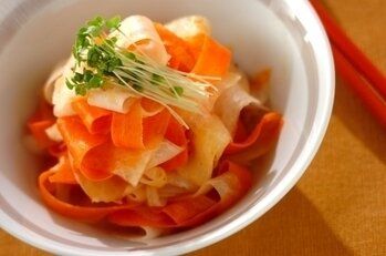 大根とニンジンのリボンサラダレシピ