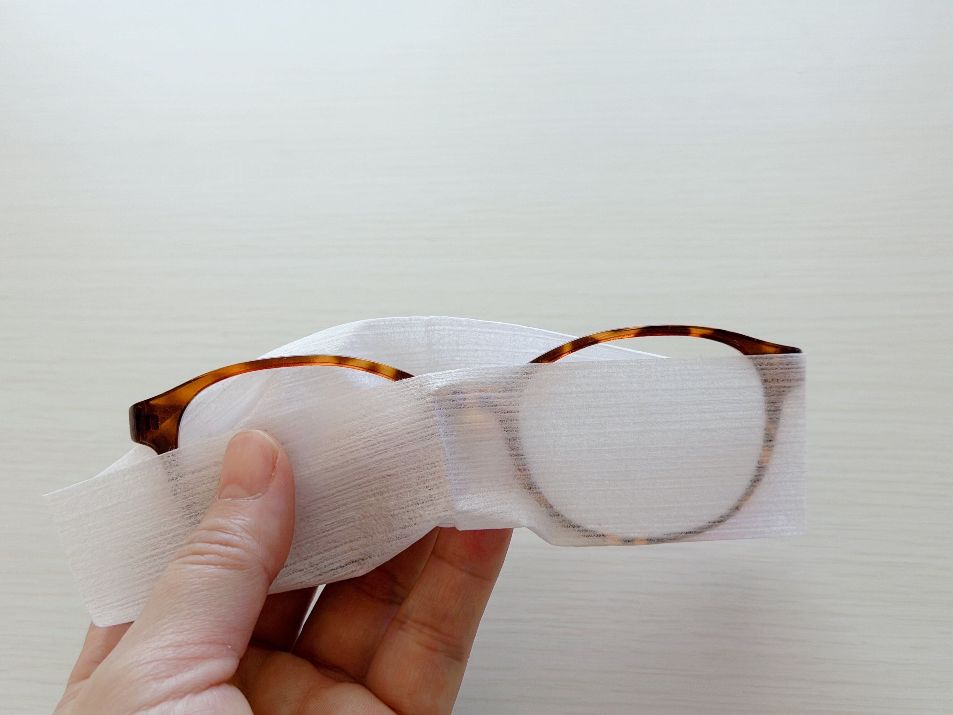 しかも拭けるのは「メガネ」だけじゃない！