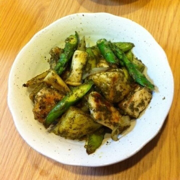 洋風おかず♪鶏肉と野菜のジェノベーゼ炒め