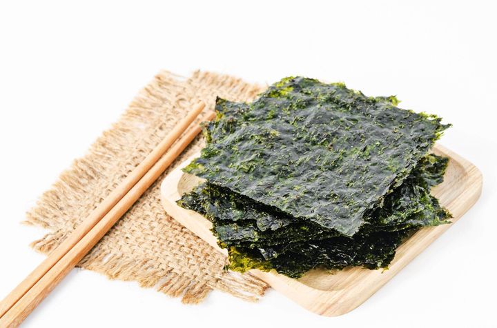 管理栄養士監修 気になる 海苔 のカロリーや炭水化物量とは 食べる際に押さえるべきポイントを紹介 サンキュ 管理栄養士監修 気になる 海苔 のカロリーや炭水化物量とは 食べる際に押さえるべきポイントを紹介 サンキュ