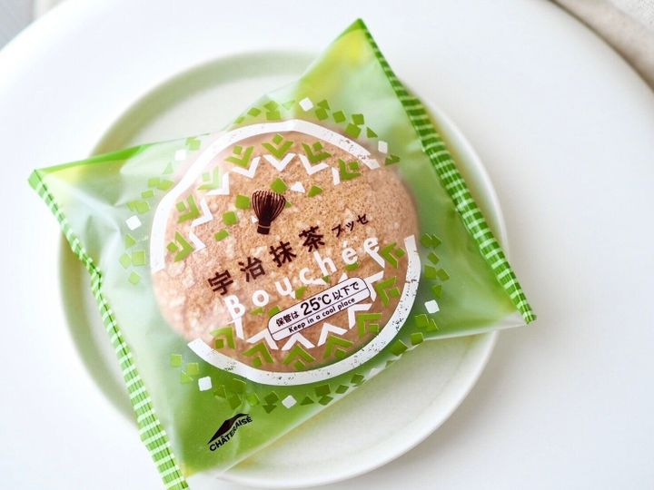 シャトレーゼ「宇治抹茶ブッセ」商品写真