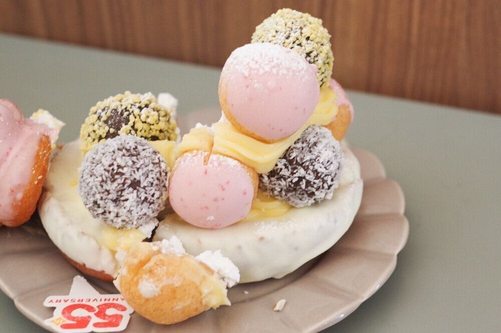 【ミスド】愛嬌たっぷりのネットオーダー限定ドーナツ発見！絶対食べたい「メタモンのドーナツツリー」