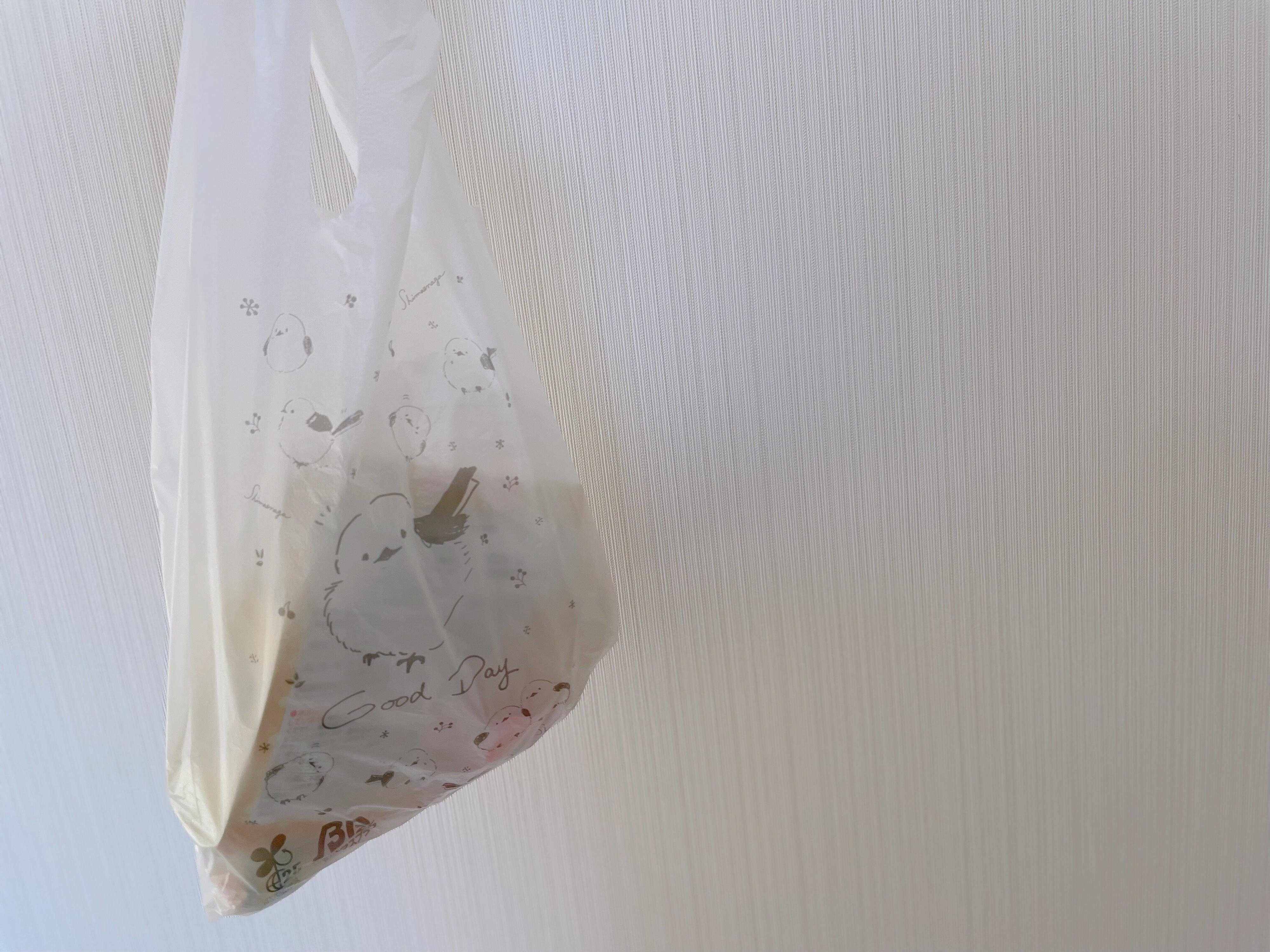 3．取っ手付きポリ袋 バイオ25% シマエナガフレンズ柄 45枚入