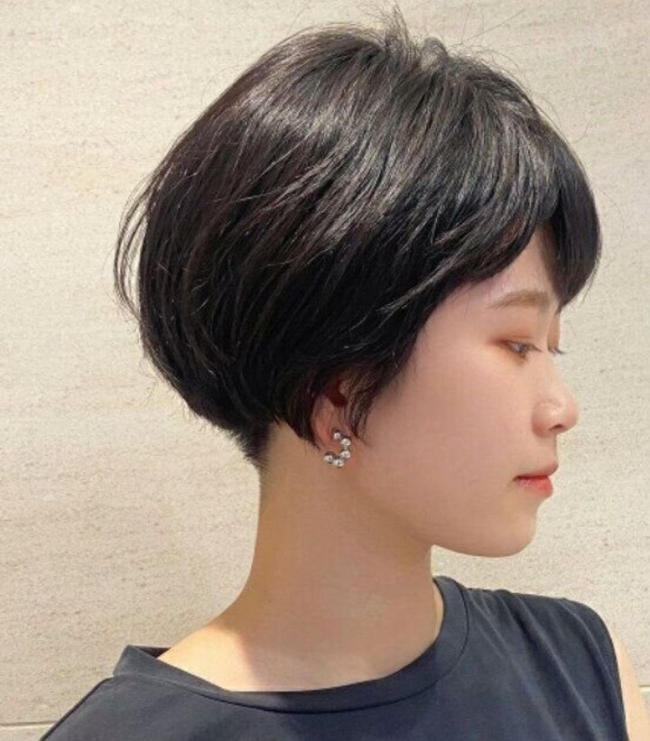多毛さんでもコンパクトにおさまる!黒髪ショート