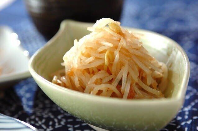 モヤシと明太子の和え物