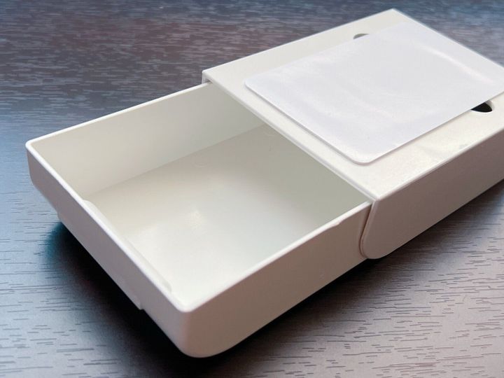 ダイソーの「取り付け式引き出し」が小物収納にぴったり!