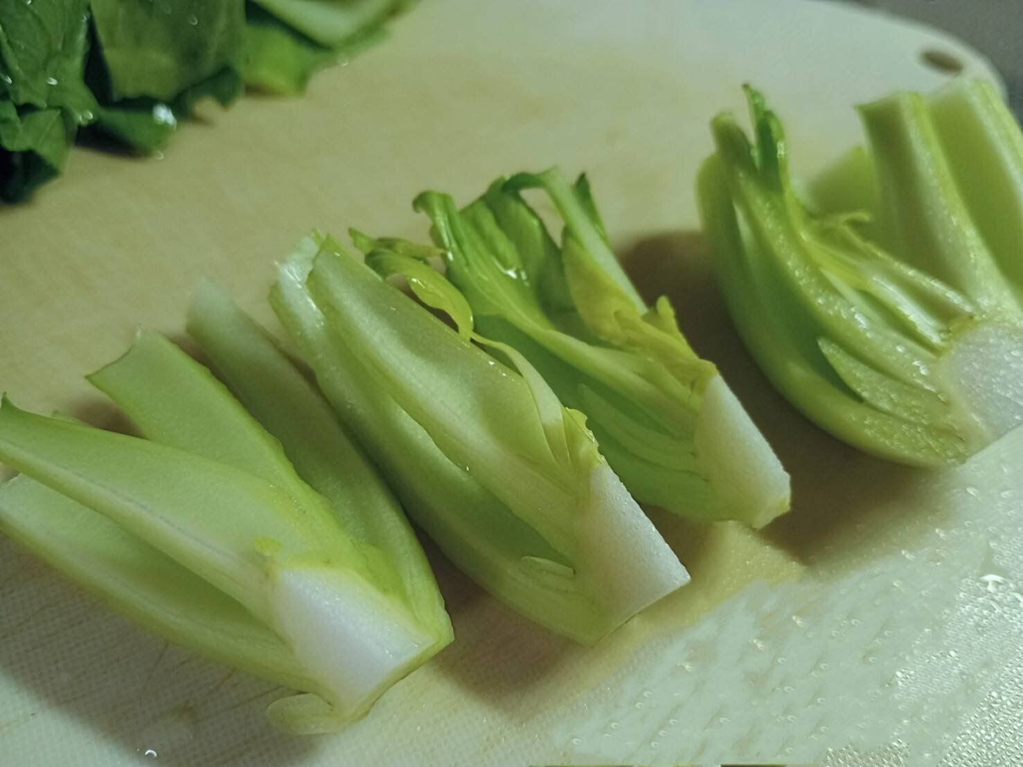 カットされたちんげん菜