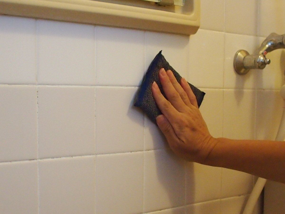 掃除のプロは 床上cm から始める お風呂場掃除のコツを聞いた サンキュ