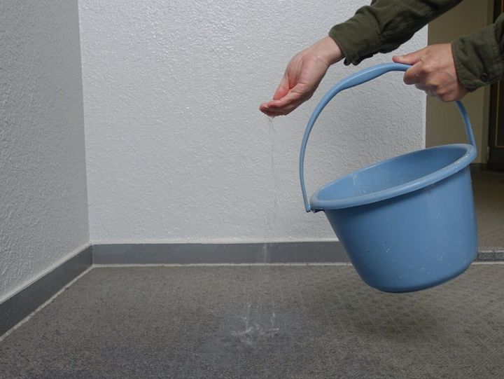 玄関にいきなり水を撒くのはNG