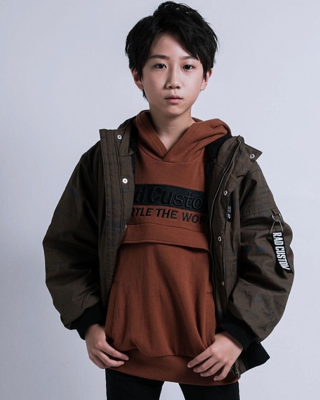 おしゃれ小学生男子の髪型・ヘアカタログ！横分けバングでさわやかおしゃれに