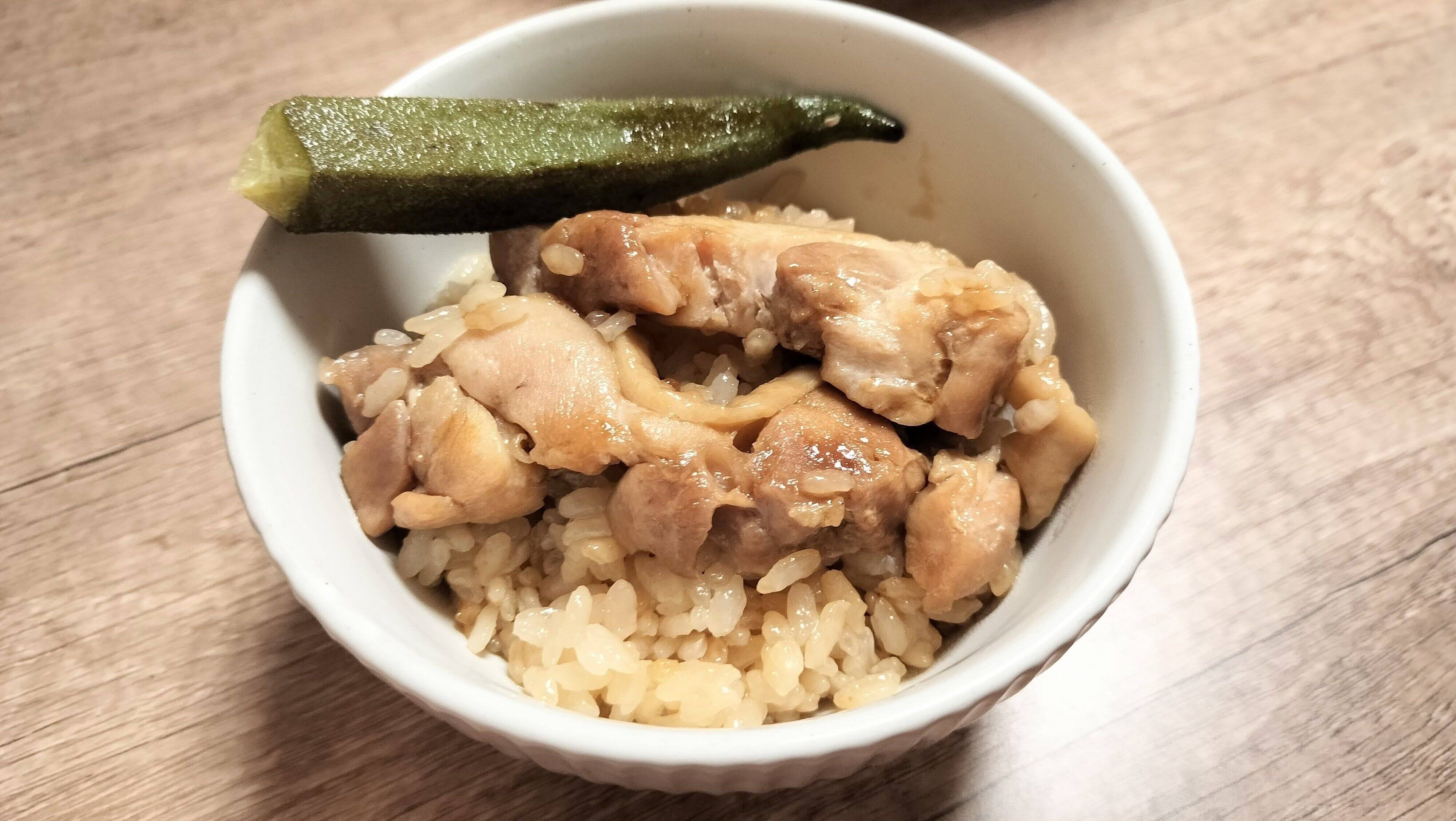 ジューシーな鶏肉と染み染みごはんがたまらない