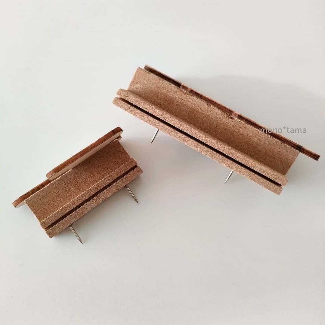 【セリア】細めのピンタイプなので新築や賃貸でも安心