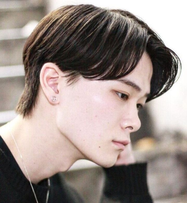 メンズ髪型ショートヘアカタログ。韓国風ハンサムウルフショート