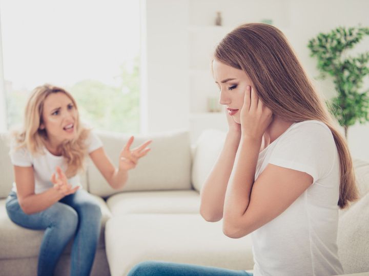 こんなママ友には要注意 つきあうと今後面倒な人になりそうなママ友の性格 特徴とは サンキュ こんなママ友には要注意 つきあうと今後面倒な人になりそうなママ友の性格 特徴とは サンキュ