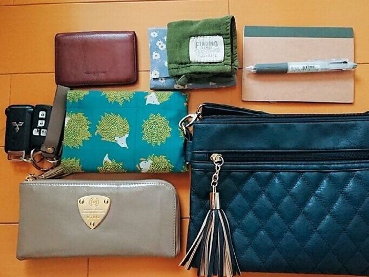 1000万円ためてる人のバッグの中身拝見 そこから分かったこととは サンキュ 1000万円ためてる人のバッグの中身拝見 そこから分かったこととは サンキュ