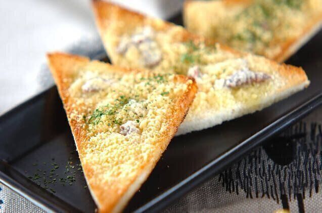 簡単シンプル！チーズトースト アンチョビがアクセント
